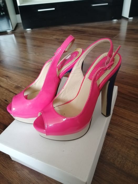 Obuwie letnie damskie rozm. 35