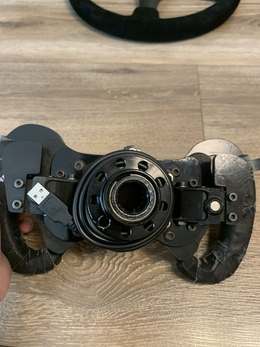 Продам ігровий руль logitech g27 кастом