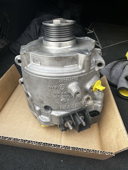 Стартер-генератор Audi a6 c8 3.0tfsi MHEV