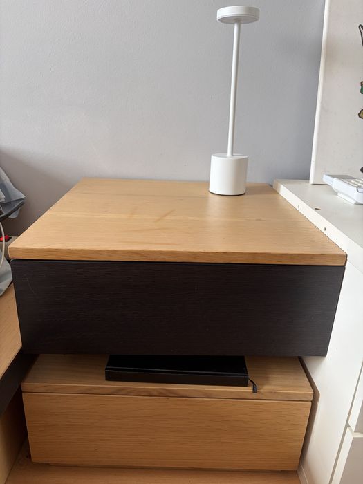 Cama de Casal + Mesa de Cabeceira (Sólida e Resistente) – Venda Rápida!