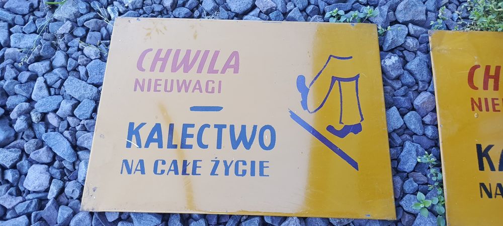 Stare metalowe tablice PRL