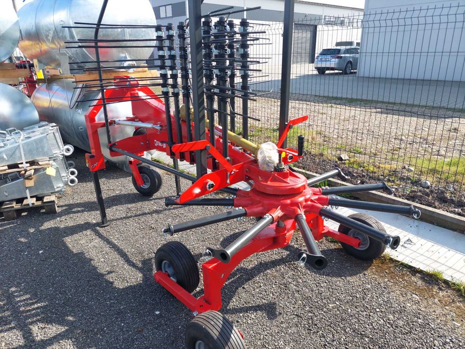 Zgrabiarka Karuzelowa Metal Technik 3,5 m / 4,5 m - Wyciągane ramiona