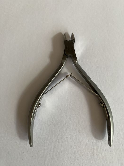 Cążki do skórek ostre