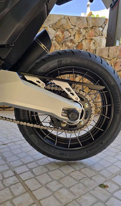 Honda X-ADV 750 Modelo 2025 (04/2025) – Full Extras | SC Project | Top Case GIVI | Impecável