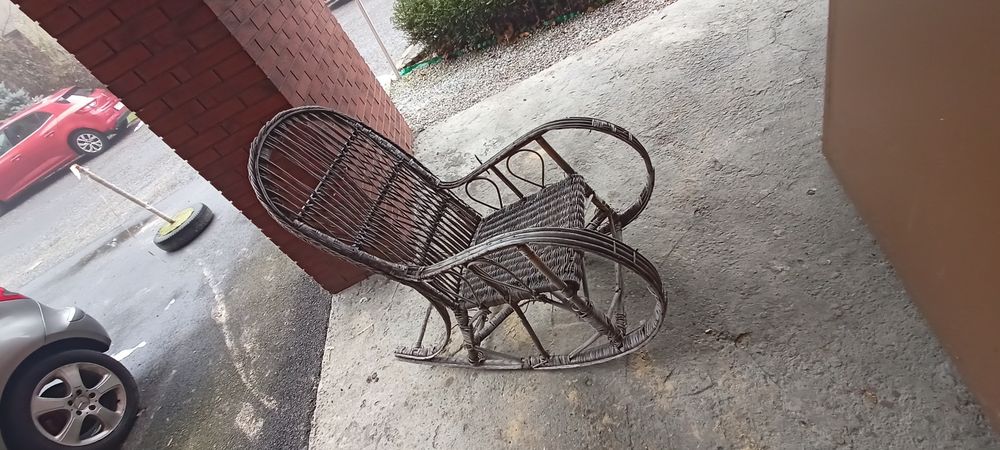 Fotel bujany wiklinowy