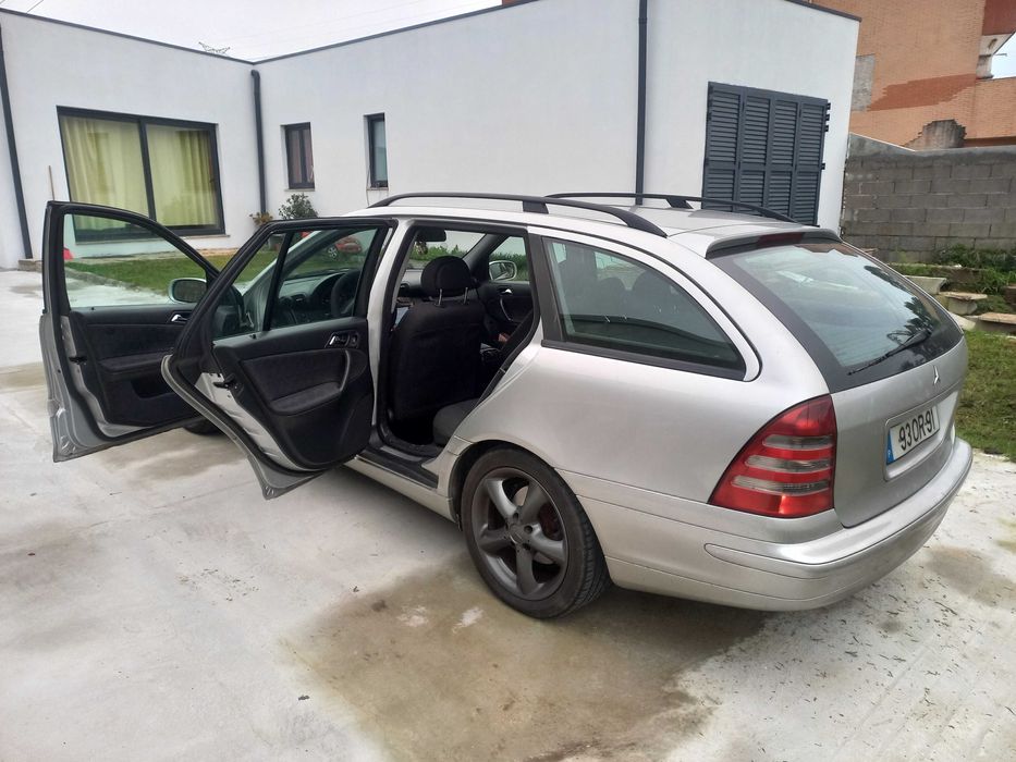Mercedes C220 impecável