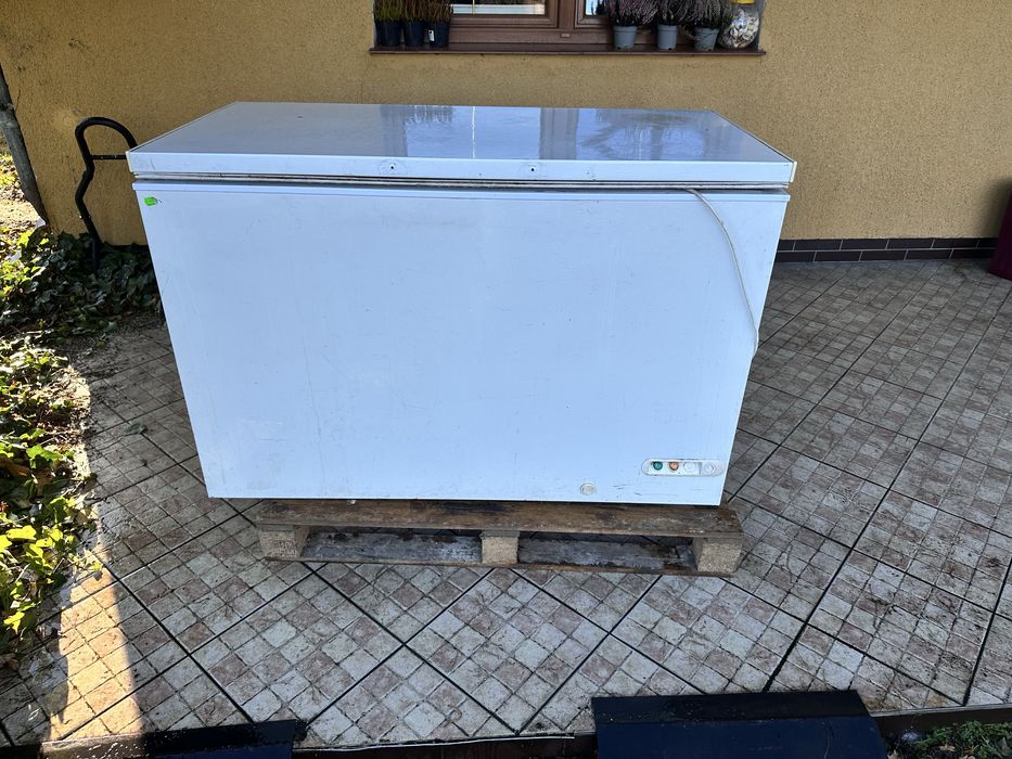 Zamrażarka duża, 450 litrów.
