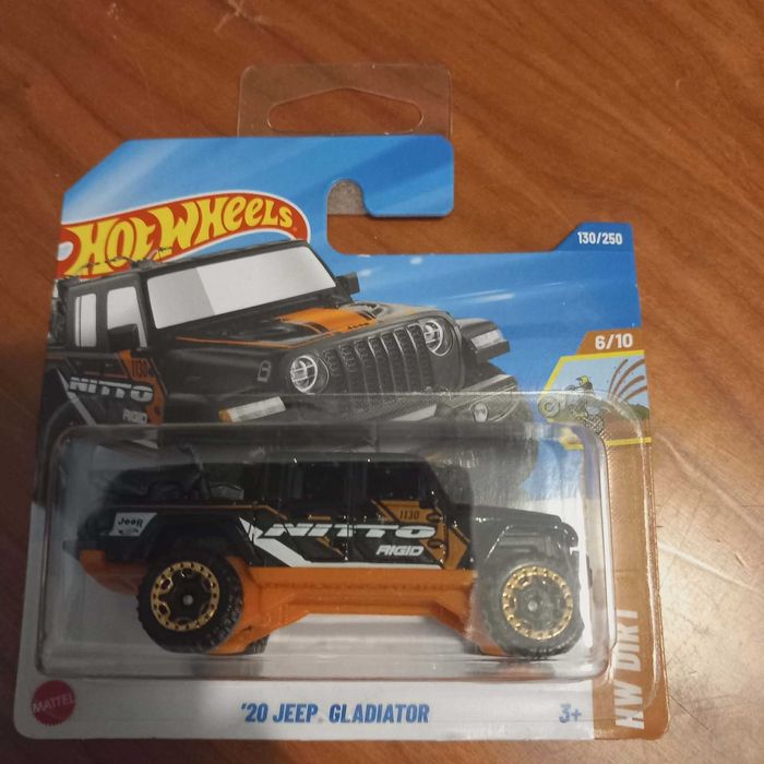 Hot Wheels NOVOS Jeep Land Rover e Hummer