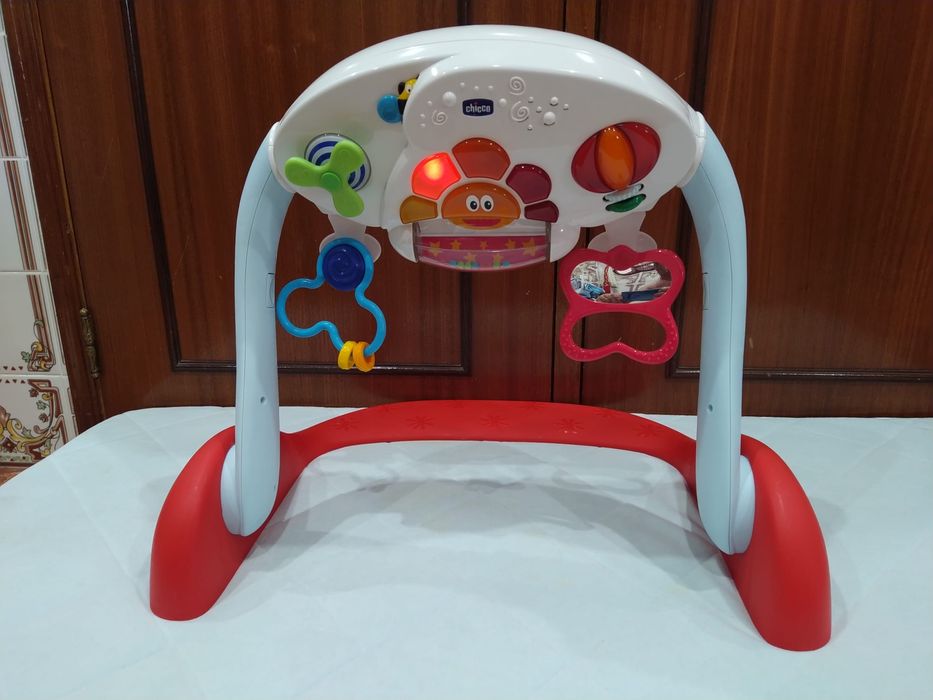 Ginásio de atividades para bebé brinquedo casa quarto apartamento.