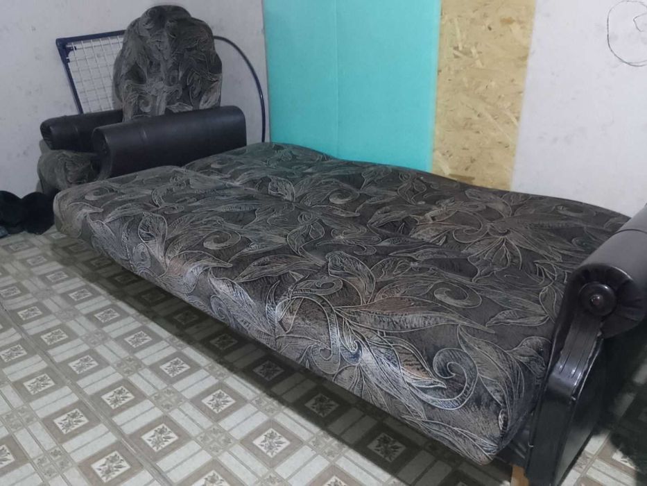 Продам диван, крісла