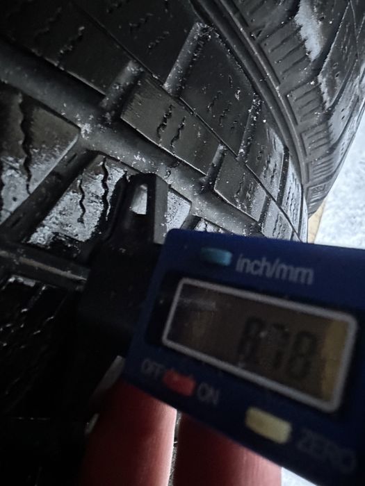 Шини майже нові 215/60 R17 Falken , резина комплект