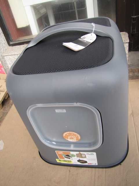 Kuweta dla kota zamykana z klapką na wejściu Rotho