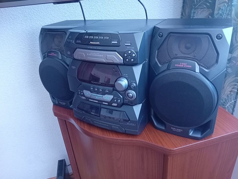 Wieża Panasonic z kolumnami