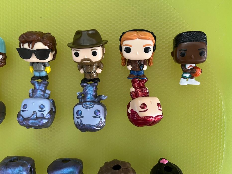 STRANGER THINGS Ovo kinder Joy - Coleção completa 24 figuras Pop Funko