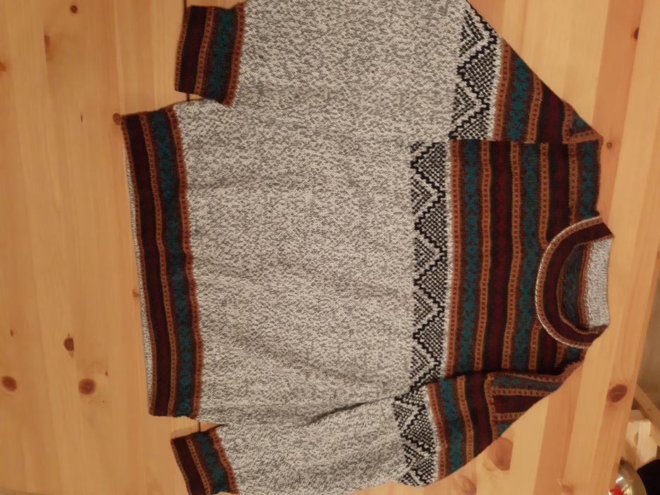 Sweter z wełny alpaki