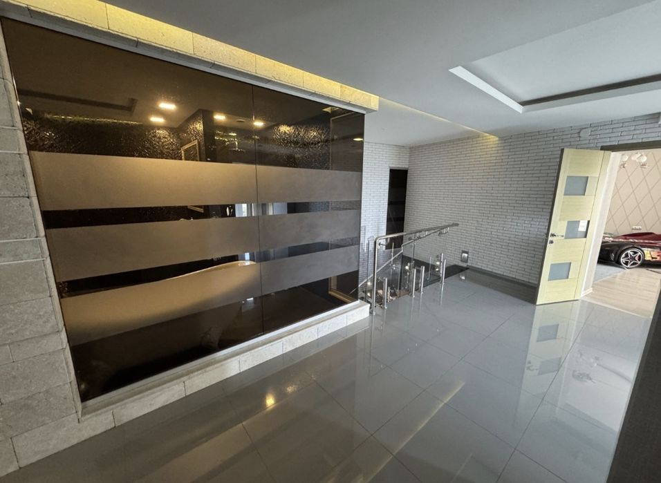 Дворівнева квартира 230 кв.м. Одна на поверху. Панорама парку Софіївка