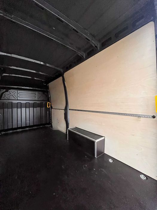 Profesjonalne zabudowy do samochodów Iveco Daily L3H2 i innych aut
