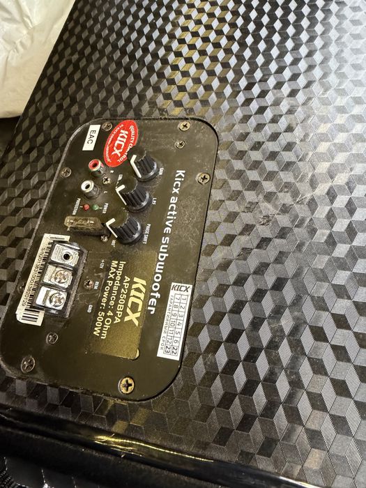 Продам активний сабвуфер Kicx active subwoofer AP250 з проводами.