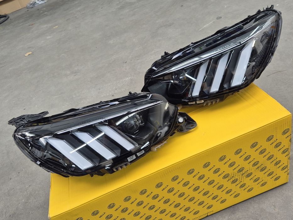 Peugeot 208 GT II lampy przód OEM EU