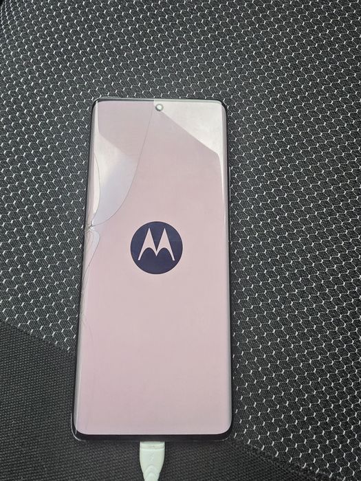 Продам Motorola edge 50 pro  на 512 гб