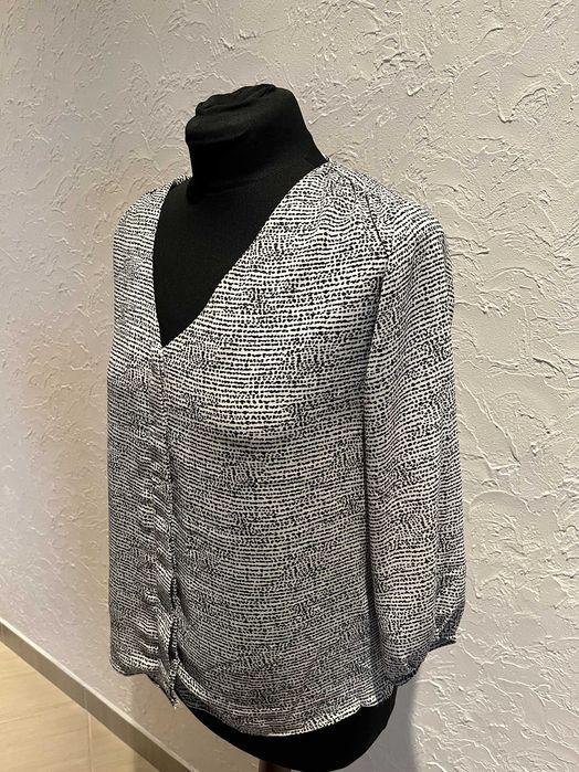Bluzka H and M r. 34