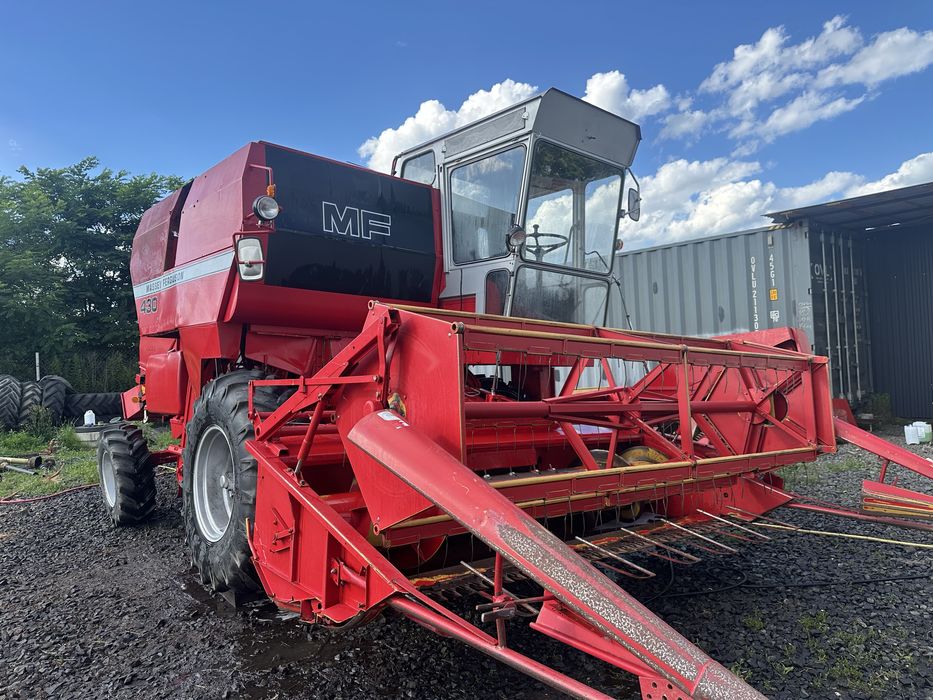 Комбайн зернозбиральний Massey Ferguson 430