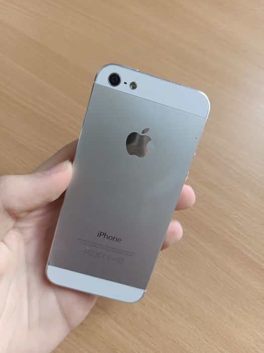 Apple iphone 5 16 GB белого цвета