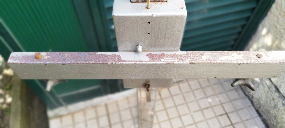 Coluna de Estudio antiga para 2 máquinas fotográficas.