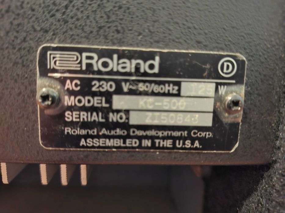 Roland KC500 - amplificador p/teclados - Made in USA