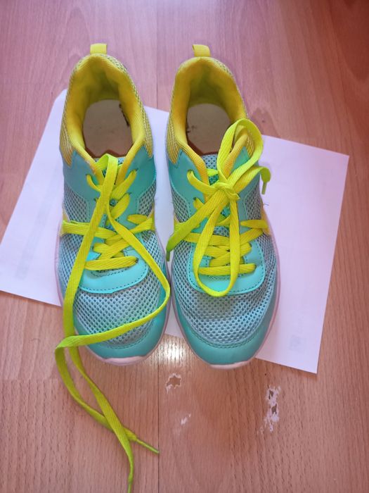 Buty sportowe/adidasy
