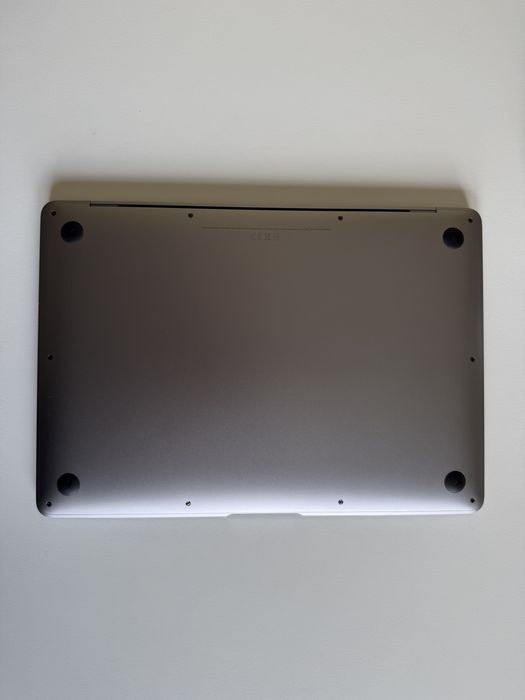 MacBook Air 202064730097442435124