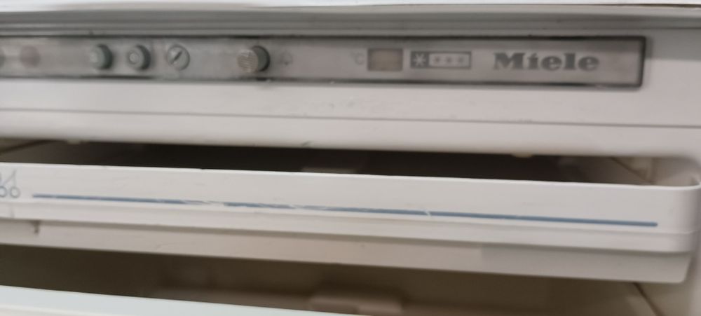 Arca vertical Miéle (Ocasião de negócio)