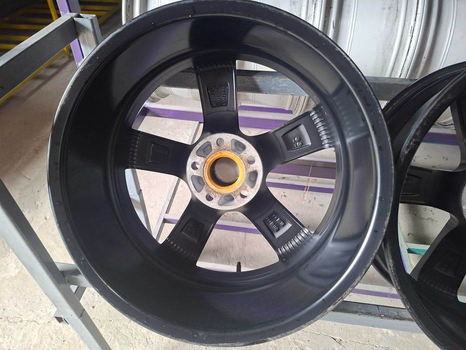 Диски Дезент Шкода 5/112 R18 7,5J ET38 Dezent Skoda.