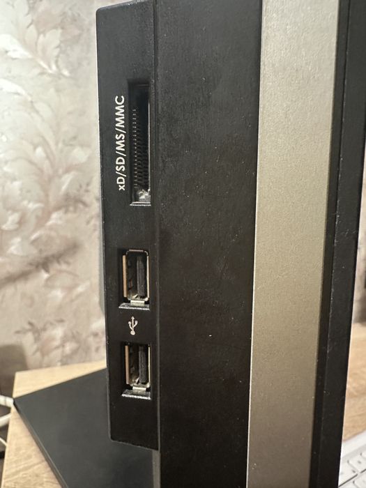 Монітор Dell ultrasharp U2711