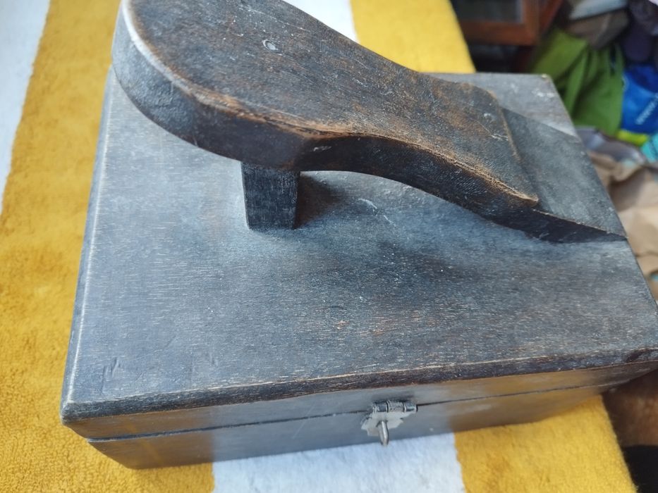 Caixa em madeira engraxador