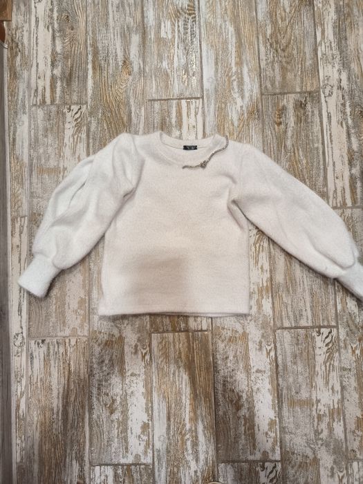 Стильна,нарядна,тепла кофта