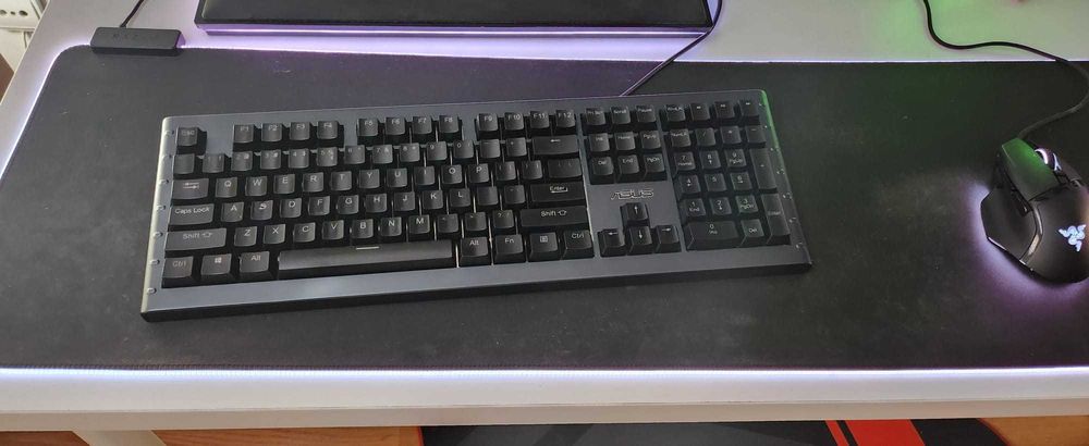 Teclado Mecânico Asus Sagaris GK1100 RGB US Cherry MX Backlit
