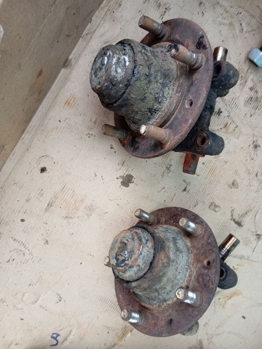 Продам ступиці ,ваз,цапфи,запчастини,москвич,уаз