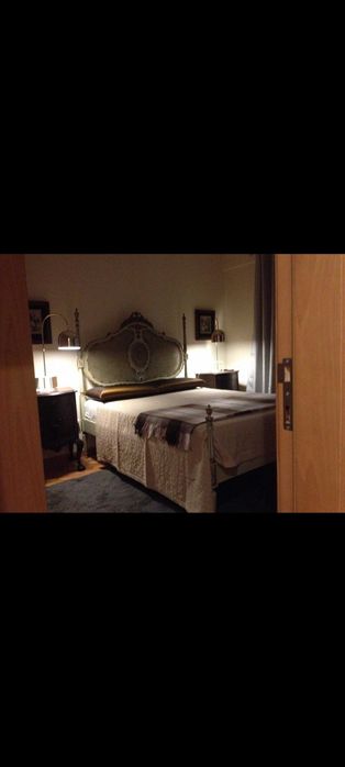 Cama antiga com detalhes