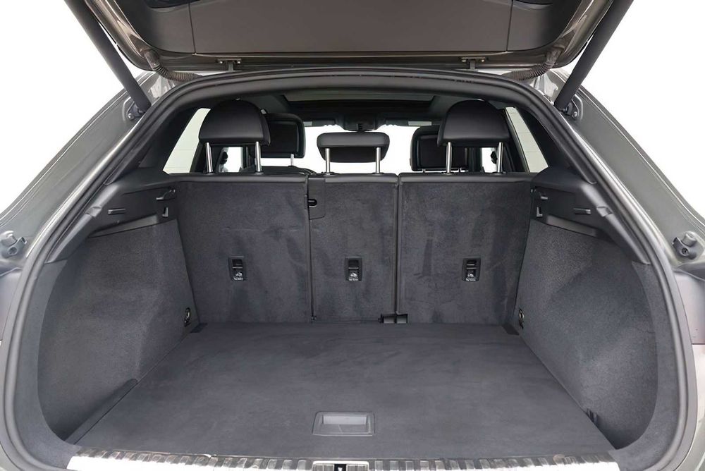 Audi Q3      2020