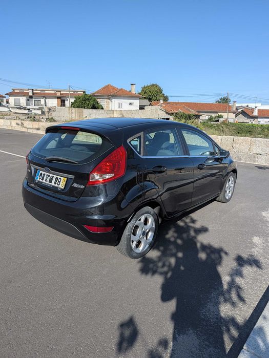 FORD Fiesta Mk6 Hatchback -  1.4 TDCi 2008 - Mecanica boa, Revisão Feita