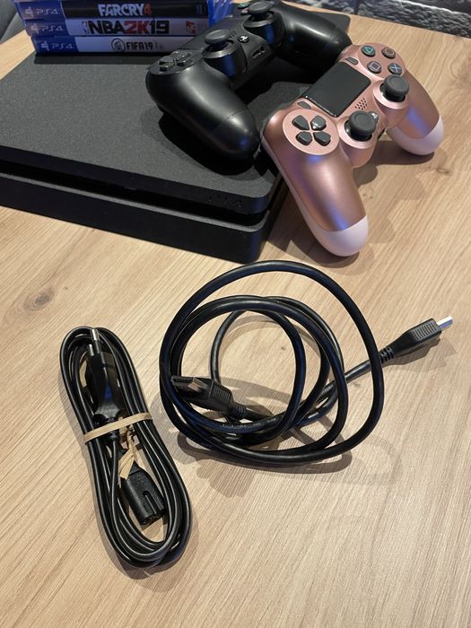 PlayStation 4 Slim 1TB + 2 pady + 4 gry | Idealny stan