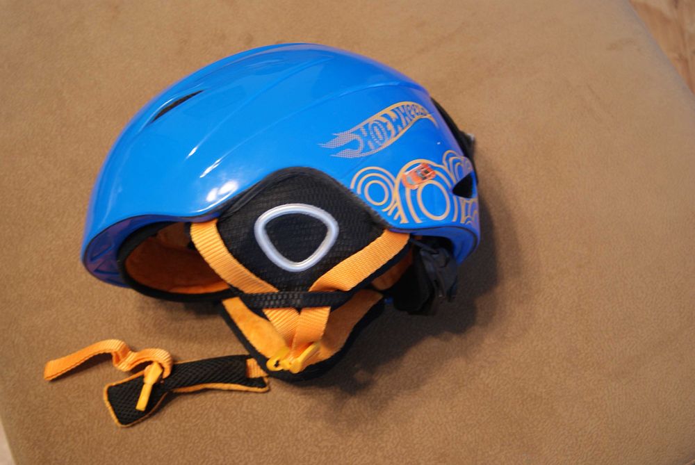 Kask narciarski dziecięcy