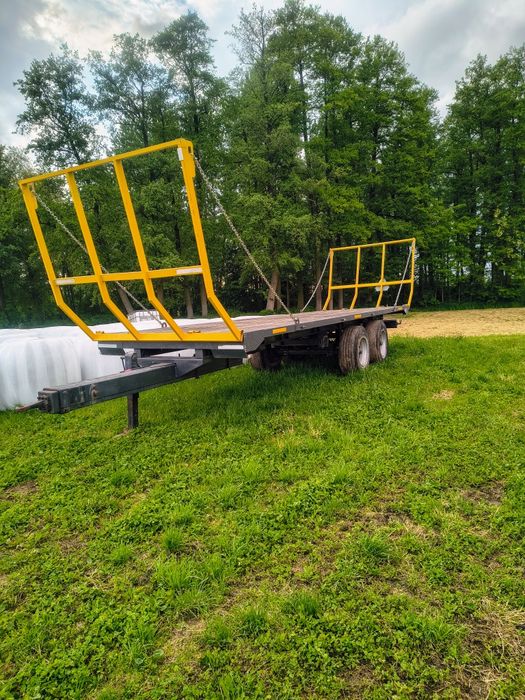Przyczepa tandem do bel skrzyniopalet