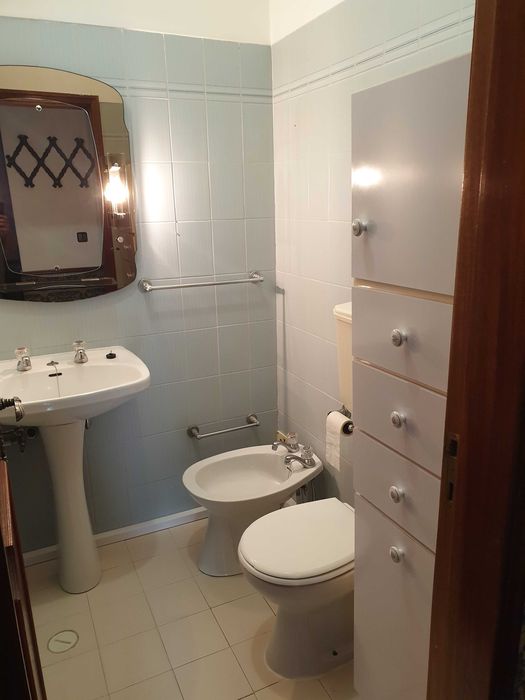 Quarto para arrendamento mobilado com despesas incluídas