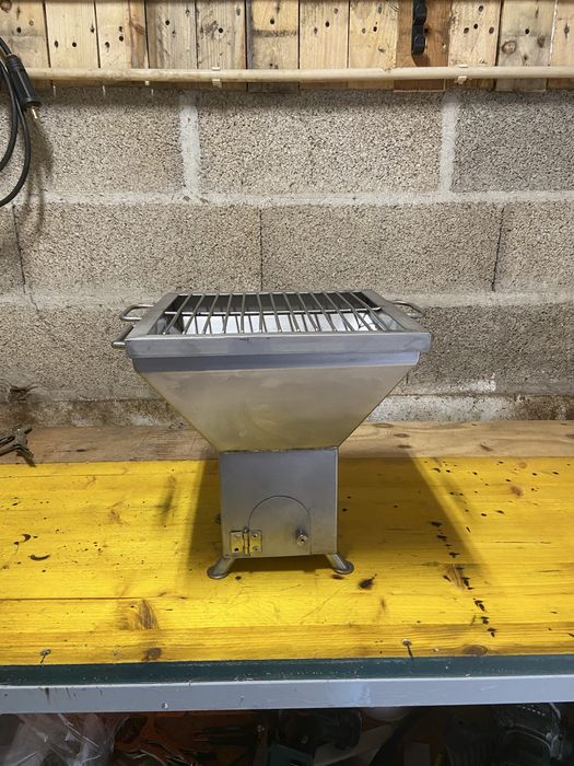 Churrasqueira/ grelhador em inox