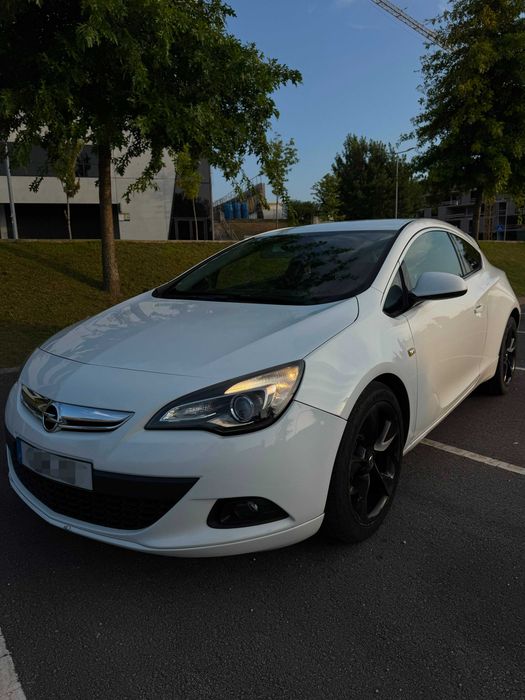 Opel Astra J GTC 1.7
