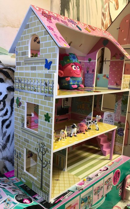 Ляльковий деревʼяний будиночок