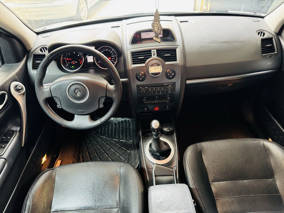 Renault Megane 1.5 dci 105cv - Sedan - Nacional