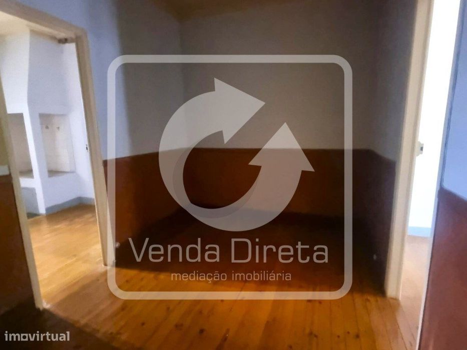Prédio Urbano de Utilização Mista com Potencial Habitacional e Come...